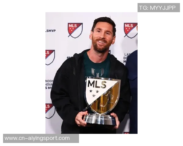 梅西感恩队友支持共同分享年度MVP与金靴奖荣耀