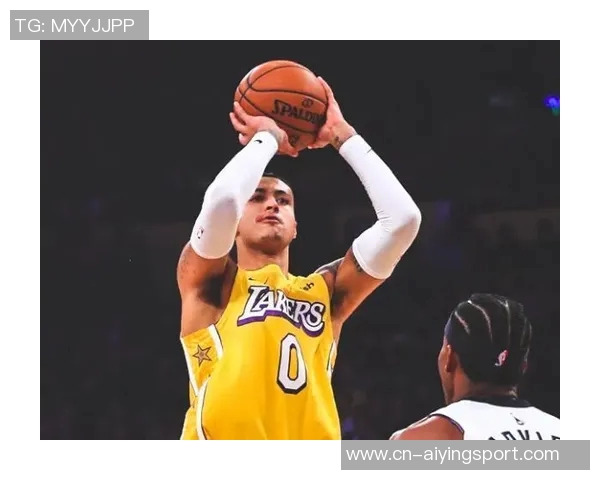 字母哥强调自我管理减少情绪波动不抱怨不向裁判索要哨子