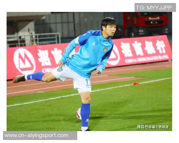 20岁中国球员邓雨婷在美国比赛中表现出色创赛季新高助球队险胜