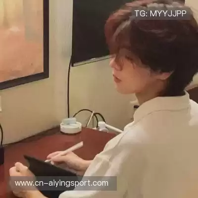 邹朵千